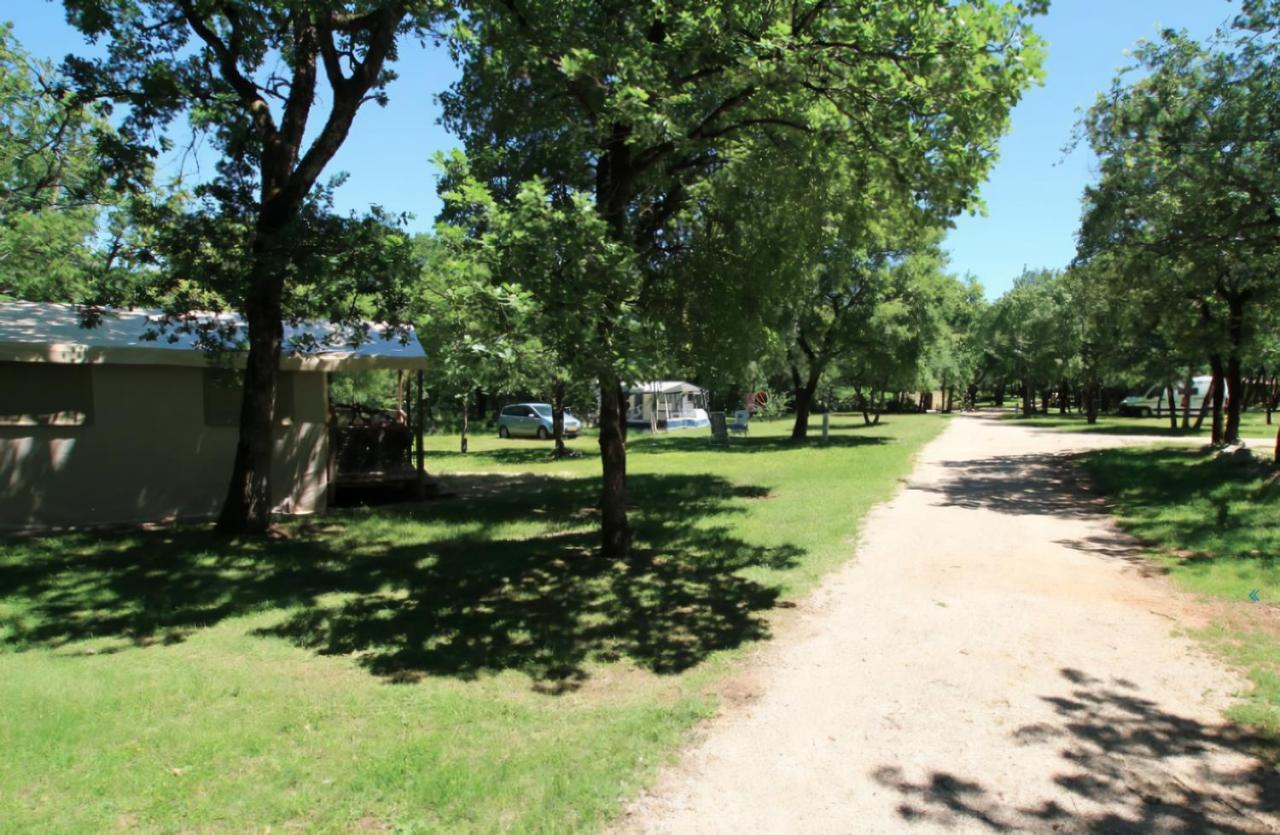 Lodges Du Bois Dodo - Ancien Camping De Bois Redon Septfonds Bagian luar foto